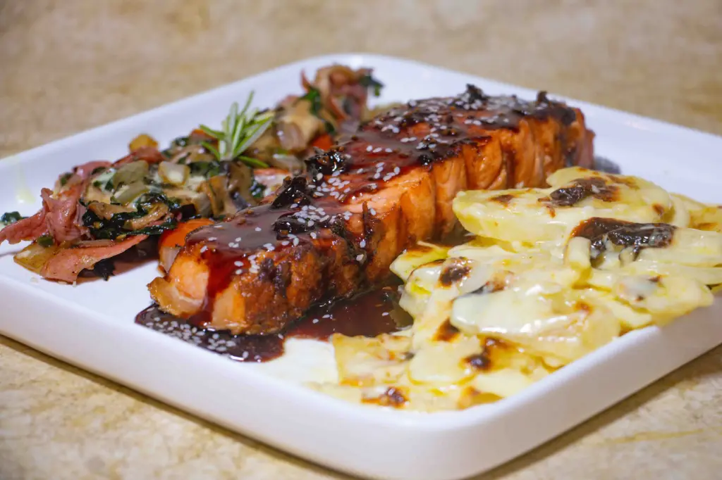 [CP-SVT] SALMÓN AL VINO TINTO